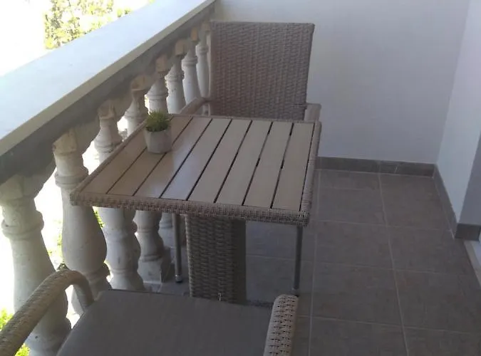 Planika 1 * Zavalatica