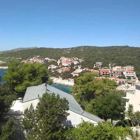 Planika 1 Zavalatica