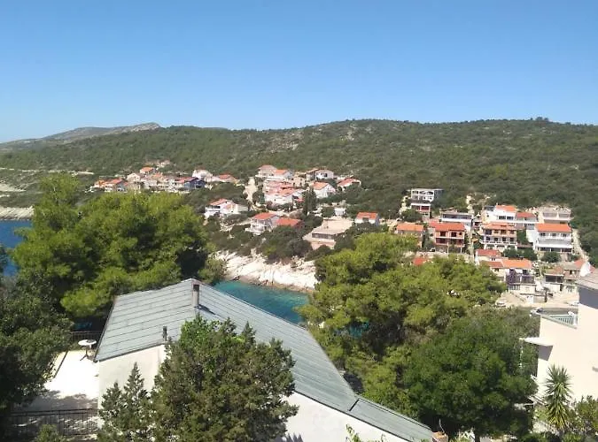 Planika 1 Zavalatica